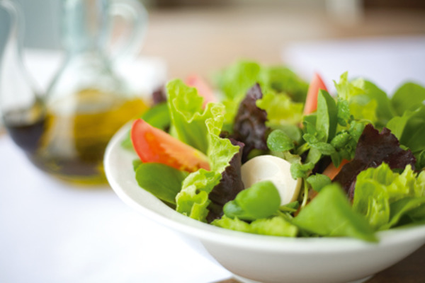 Molho para salada de vinagre balsâmico e azeite de oliva